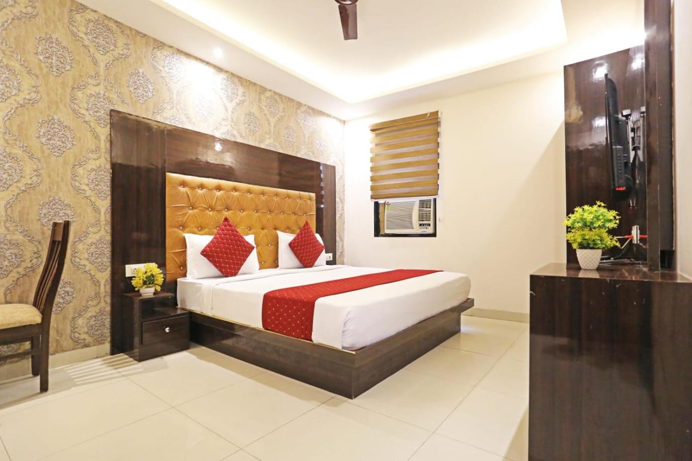 ניו דלהי Hotel Vijaydeep Place Near Delhi Airport מראה חיצוני תמונה