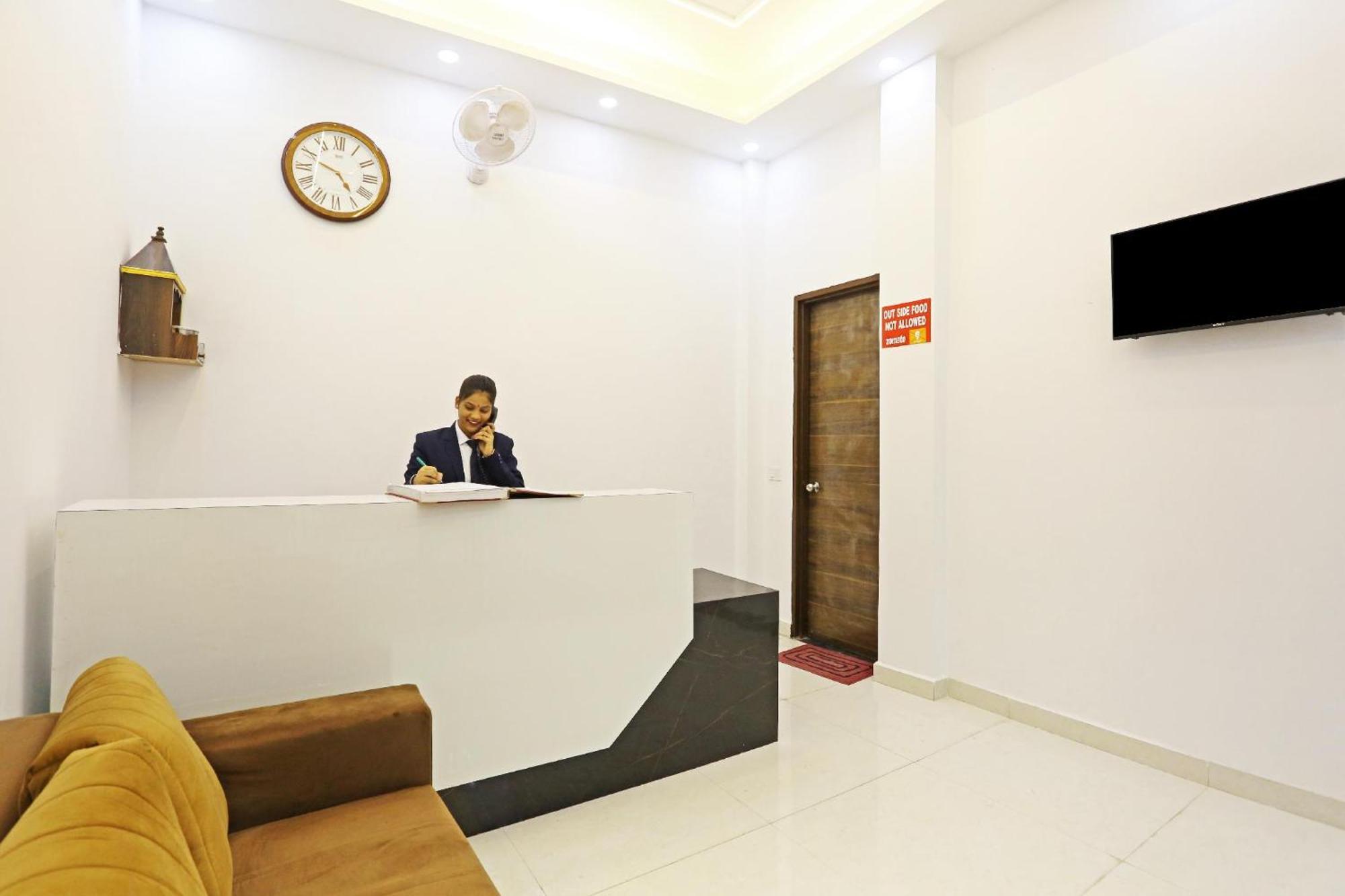 ניו דלהי Hotel Vijaydeep Place Near Delhi Airport מראה חיצוני תמונה
