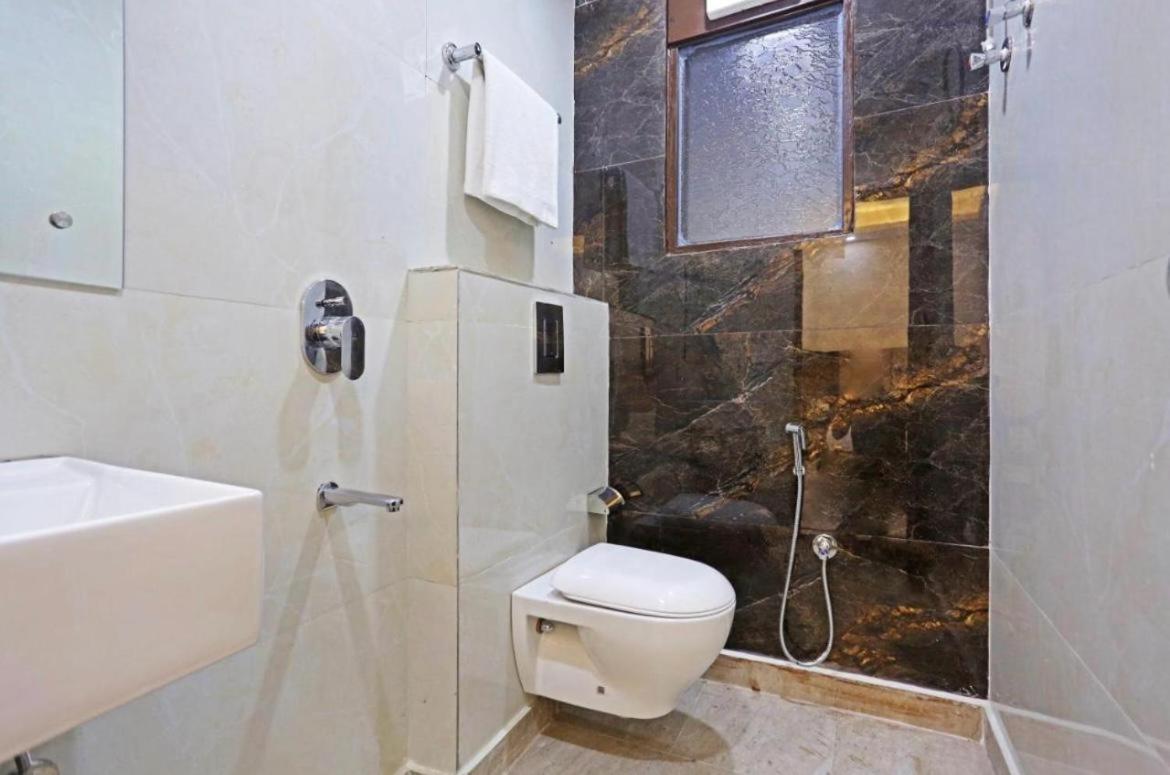 ניו דלהי Hotel Vijaydeep Place Near Delhi Airport מראה חיצוני תמונה