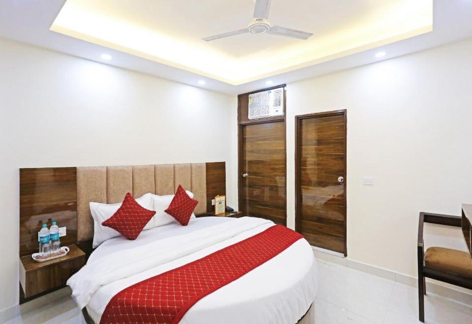 ניו דלהי Hotel Vijaydeep Place Near Delhi Airport מראה חיצוני תמונה