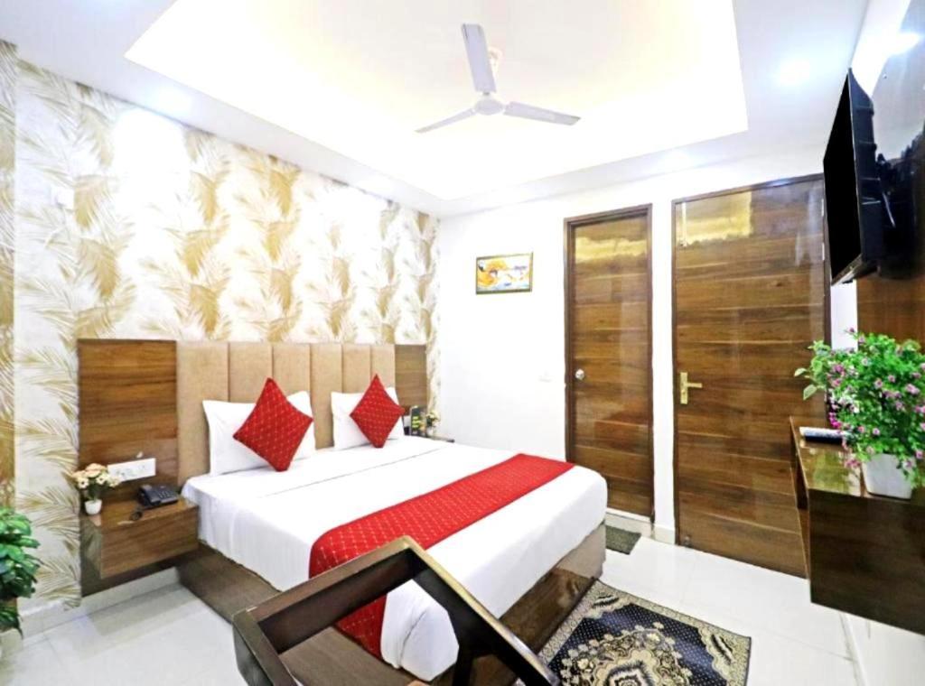 ניו דלהי Hotel Vijaydeep Place Near Delhi Airport מראה חיצוני תמונה